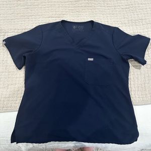 Figs size L scrub top